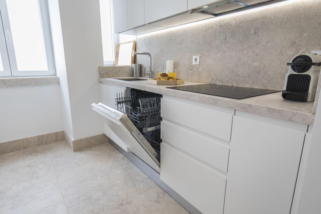 Lovelystay - Chic, Citrus Home - Private Garden Lissabon Buitenkant foto
